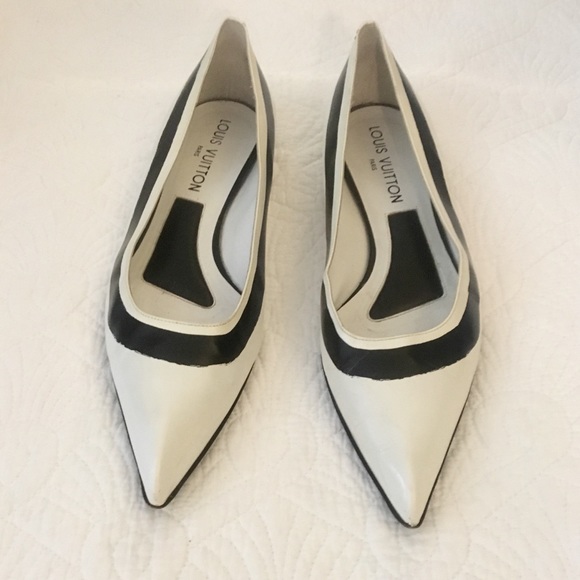 Louis Vuitton Shoes - Louis Vuitton Pointed Toe Flats